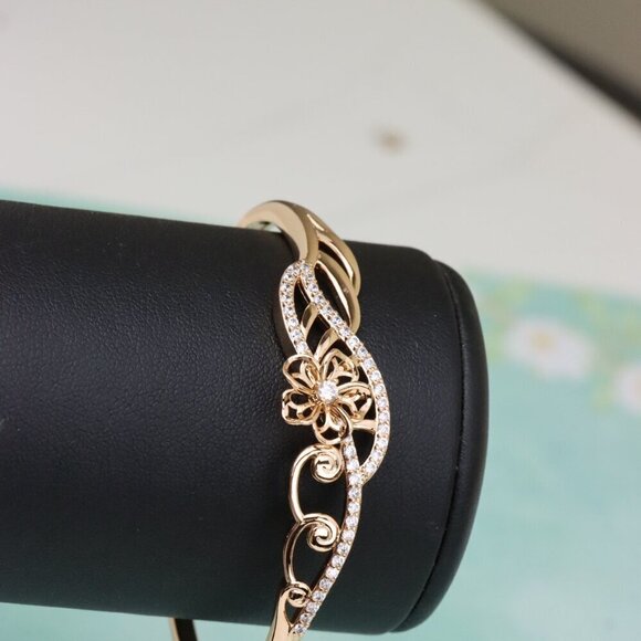 Elegant Floral Design Rose Gold Bangle with Crystal Accents, XPBL0592 - Picture 5 of 12